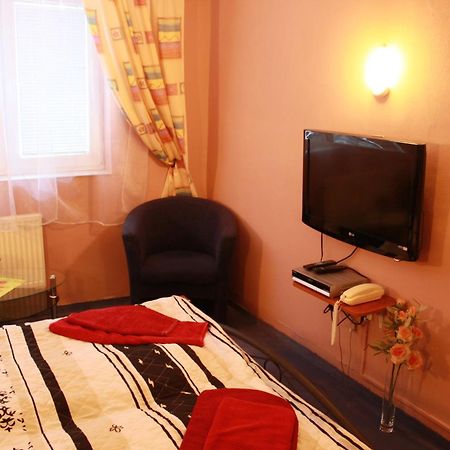 Garni Hotel Anne-Mary Piestany Bagian luar foto