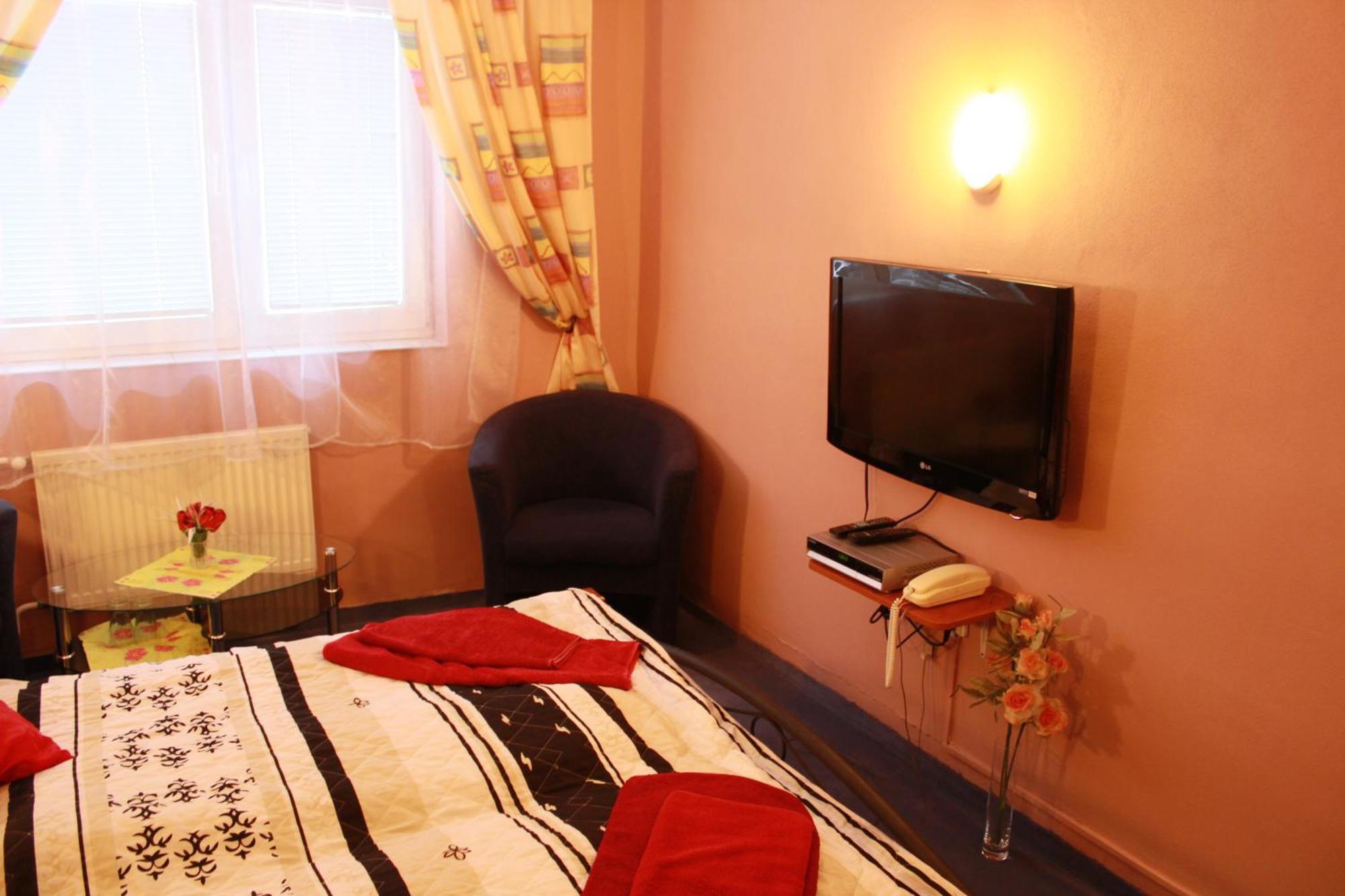 Garni Hotel Anne-Mary Piestany Bagian luar foto