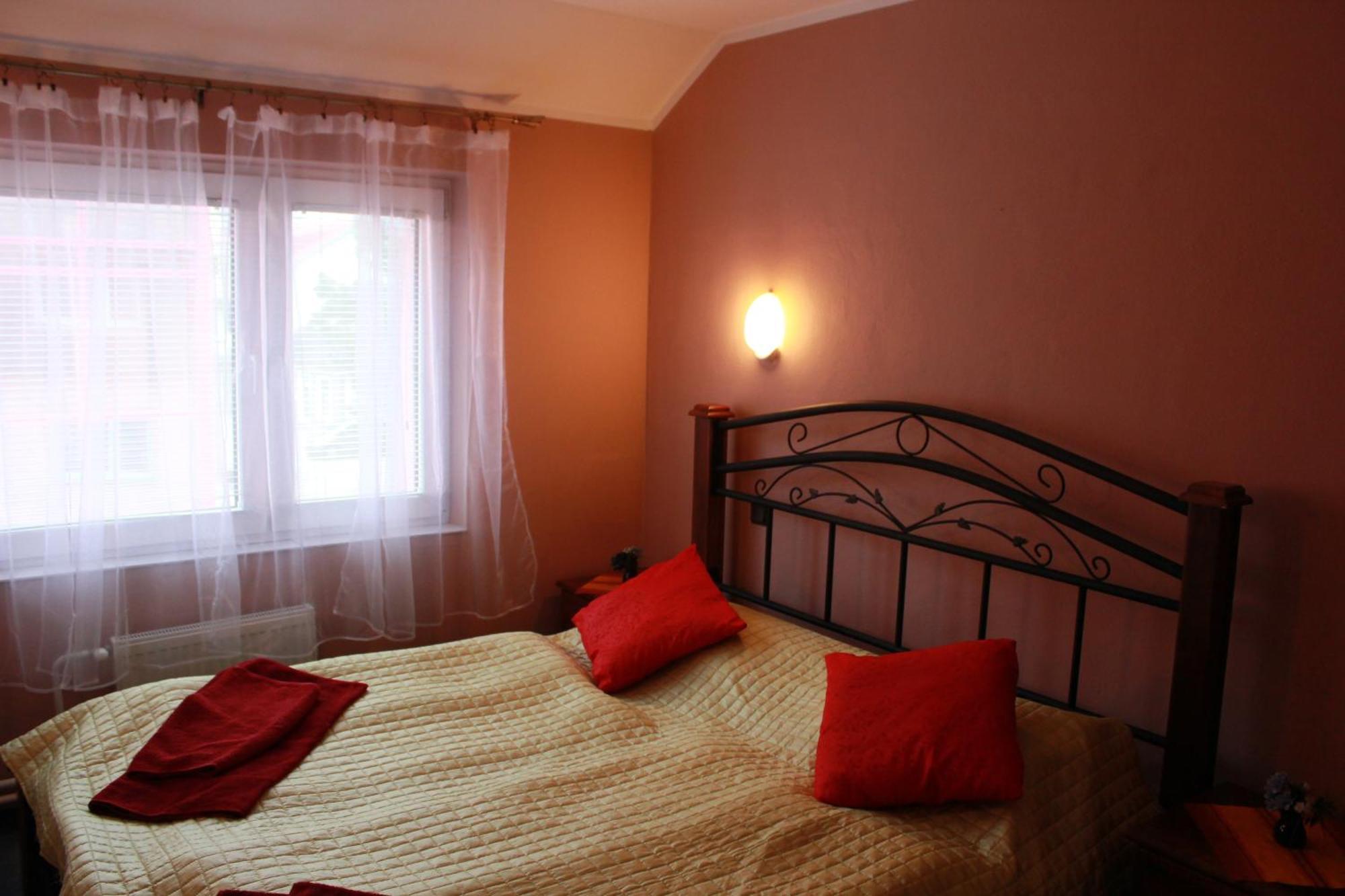 Garni Hotel Anne-Mary Piestany Bagian luar foto