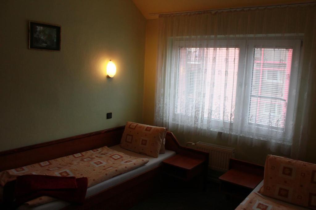 Garni Hotel Anne-Mary Piestany Bagian luar foto