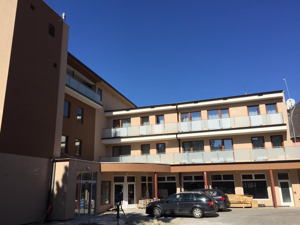 Garni Hotel Anne-Mary Piestany Bagian luar foto