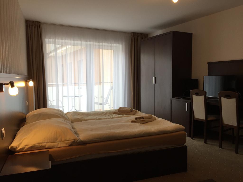 Garni Hotel Anne-Mary Piestany Bagian luar foto