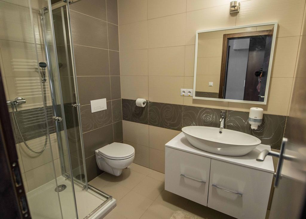 Garni Hotel Anne-Mary Piestany Bagian luar foto