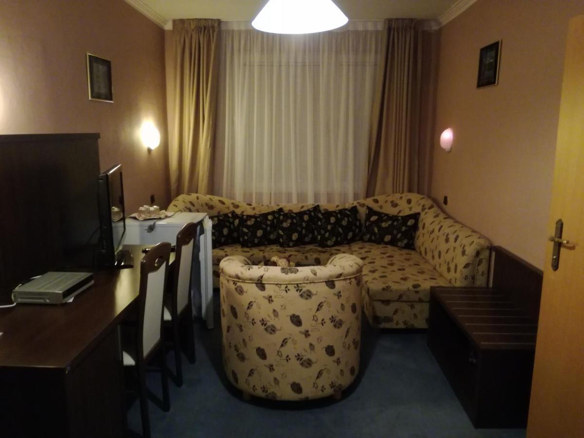 Garni Hotel Anne-Mary Piestany Bagian luar foto