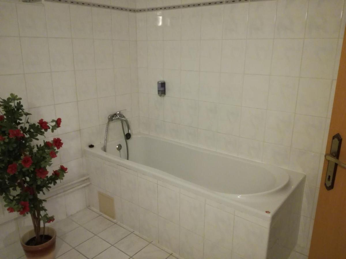Garni Hotel Anne-Mary Piestany Bagian luar foto