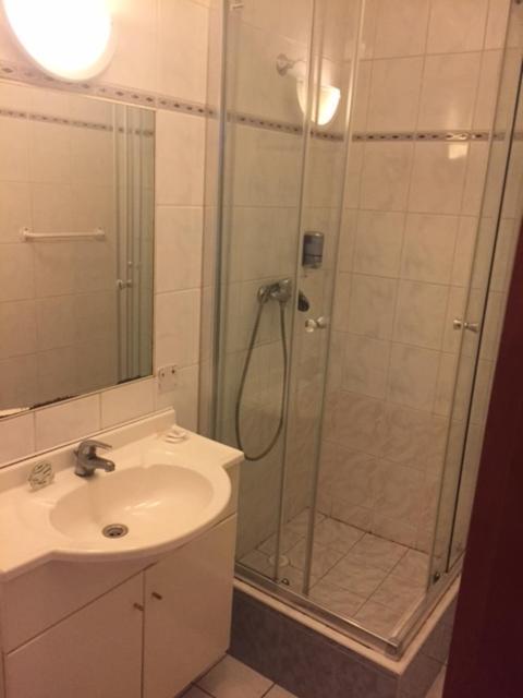 Garni Hotel Anne-Mary Piestany Bagian luar foto